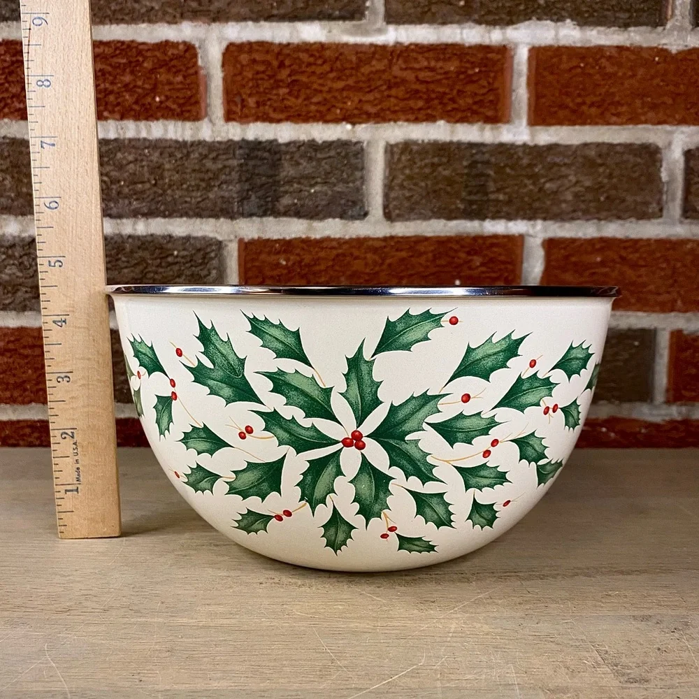 Lenox Holiday 3‎ Piece Mixing Bowls with Lids. Holly Berry Enamel Metal